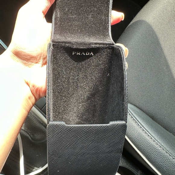 Authentic Prada sunglasses with case - Picture 7 of 7